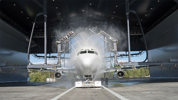 Washing and de-icing aircraft